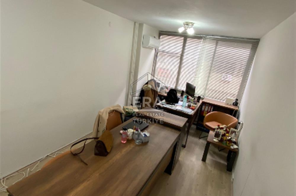 Konak Cumhuriyet İş Hanında Merkezi Konumda Kiralık Ofis