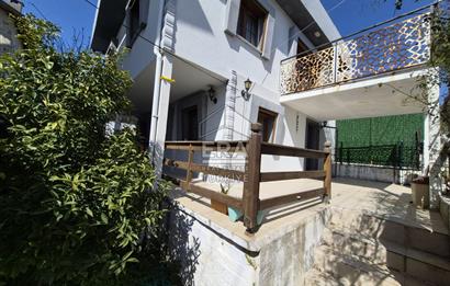 Urla Özbek Akkum Plajına Bakan Müstakil 4+1 Yazlığınız Olsun