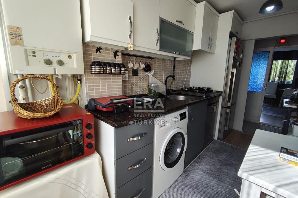 Gaziemir Sevgi Mah. Merkezi Konumda, Tadilatlı ve Doğalgazlı 2+1