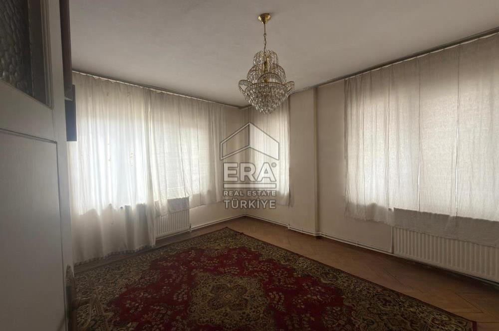 ERA PORT GÜVENCESİYLE CENGİZ TOPEL CADDESİ ÜZERİ BİNA