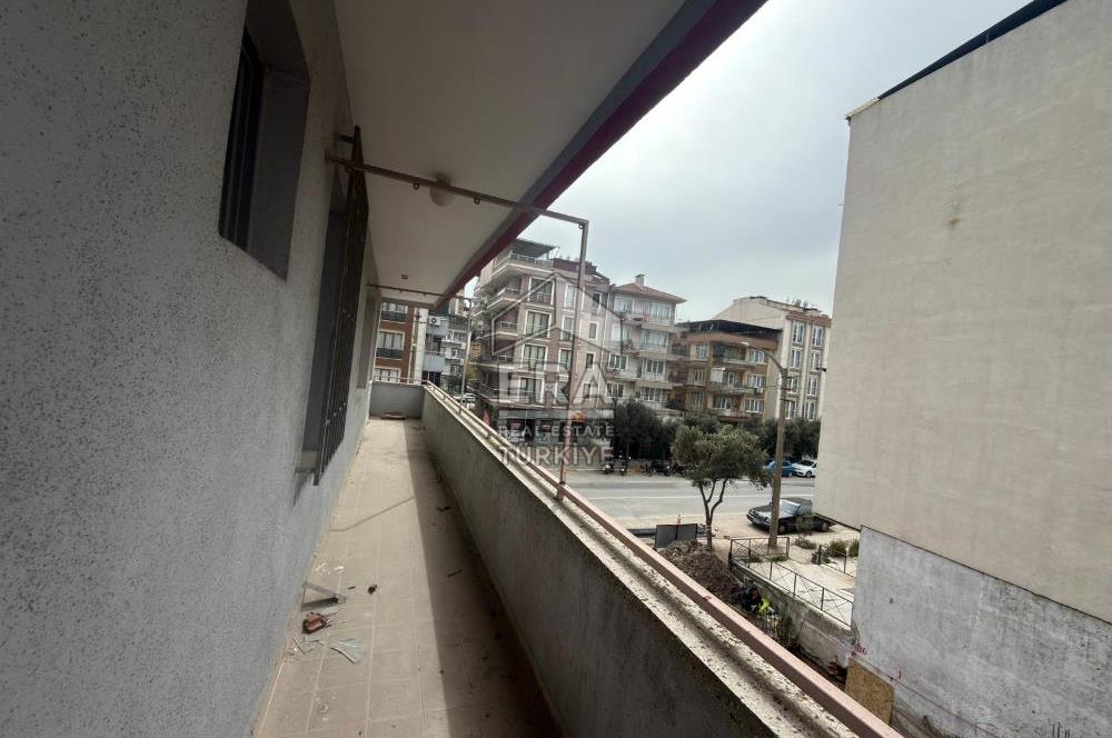 ERA PORT GÜVENCESİYLE CENGİZ TOPEL CADDESİ ÜZERİ BİNA