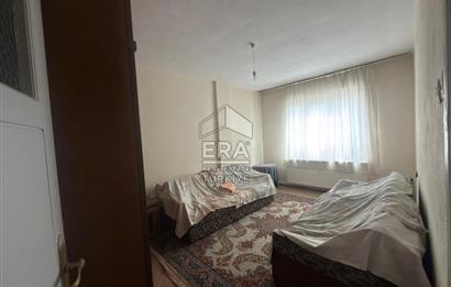 ERA PORT GÜVENCESİYLE CENGİZ TOPEL CADDESİ ÜZERİ BİNA