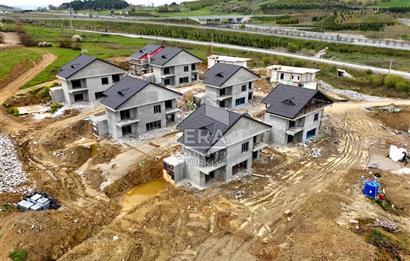 ERA SÖZ DEN BALIKESİR NAİPLİ DE SATILIK 4+1 VİLLA