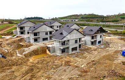 ERA SÖZ DEN BALIKESİR NAİPLİ DE SATILIK 4+1 VİLLA