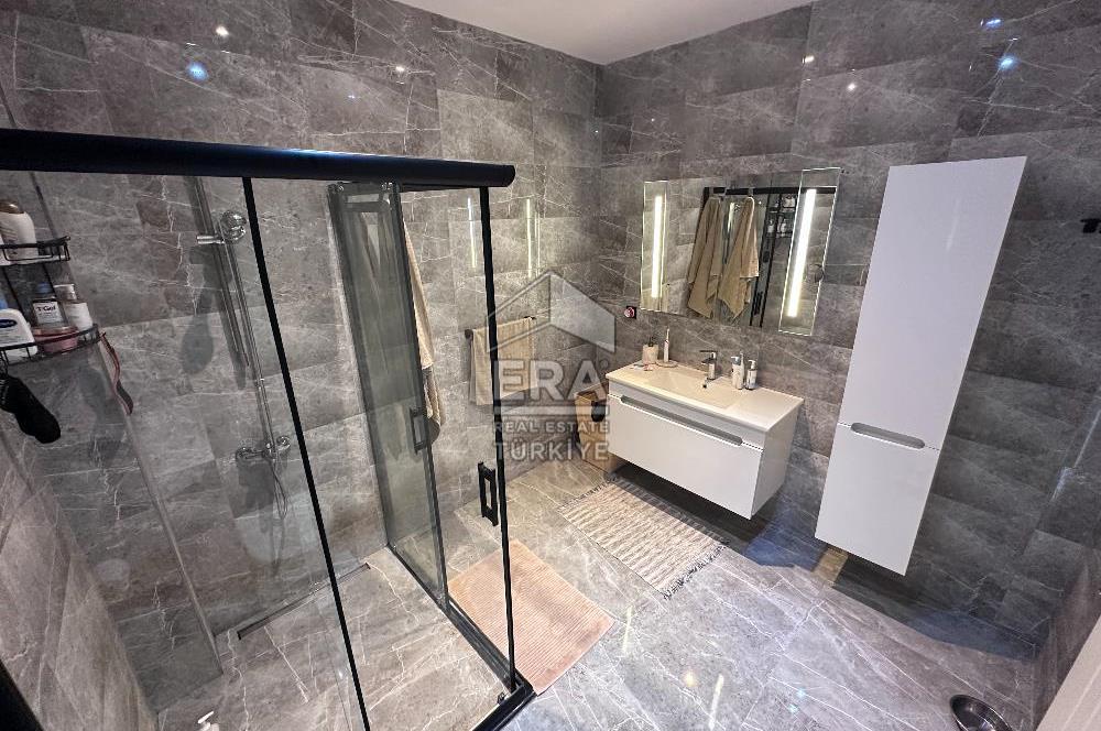 Sarıyer Uskumruköy'de 5+1, 300m2 Lüks İkiz Villa