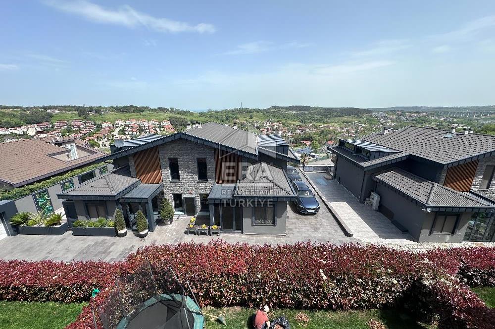 Sarıyer Uskumruköy'de 5+1, 300m2 Lüks İkiz Villa