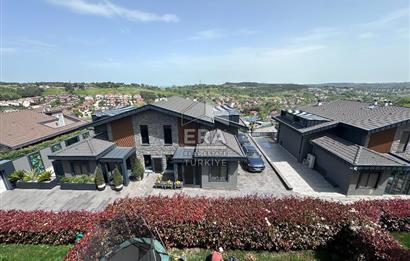 Sarıyer Uskumruköy'de 5+1, 300m2 Lüks İkiz Villa