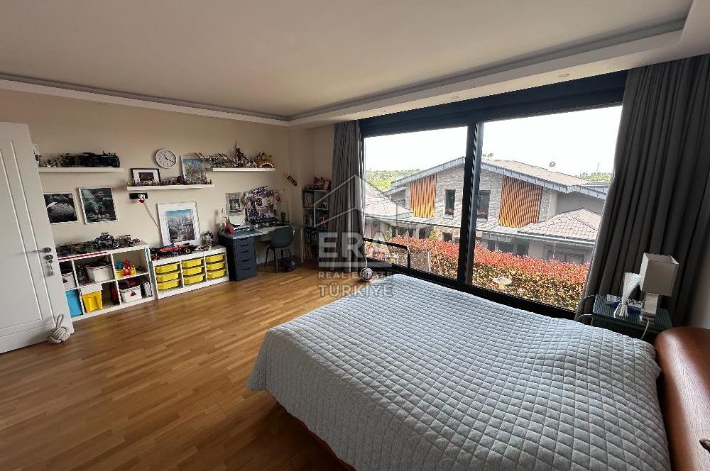 Sarıyer Uskumruköy'de 5+1, 300m2 Lüks İkiz Villa