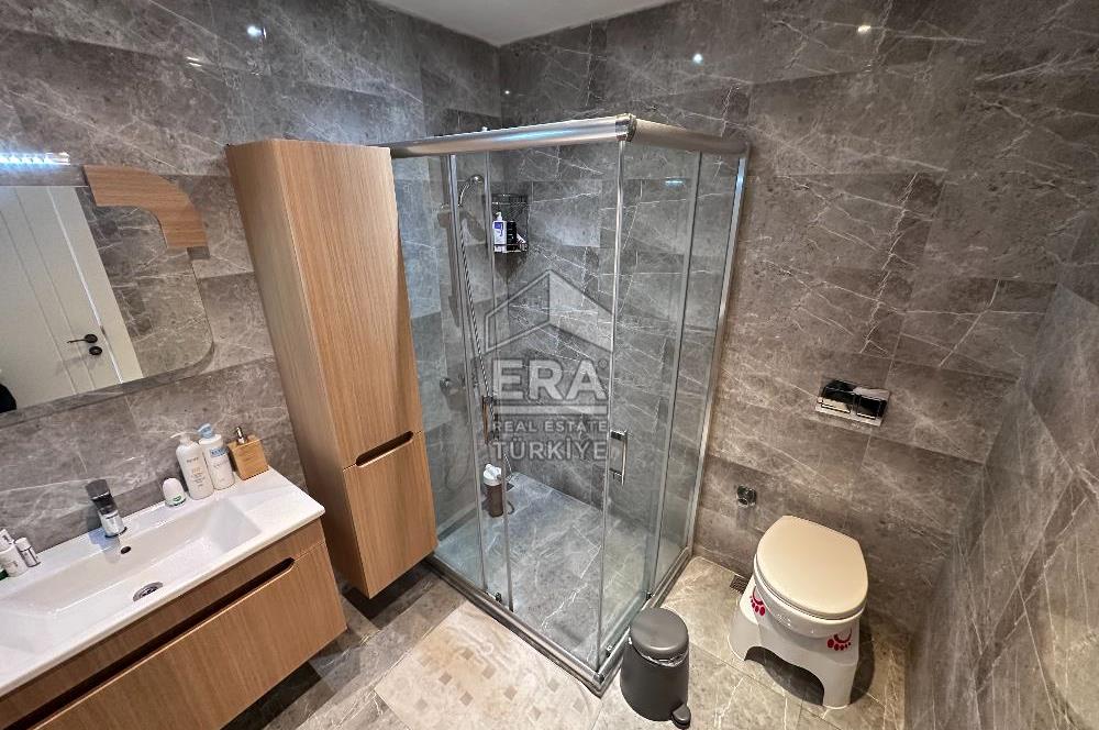 Sarıyer Uskumruköy'de 5+1, 300m2 Lüks İkiz Villa