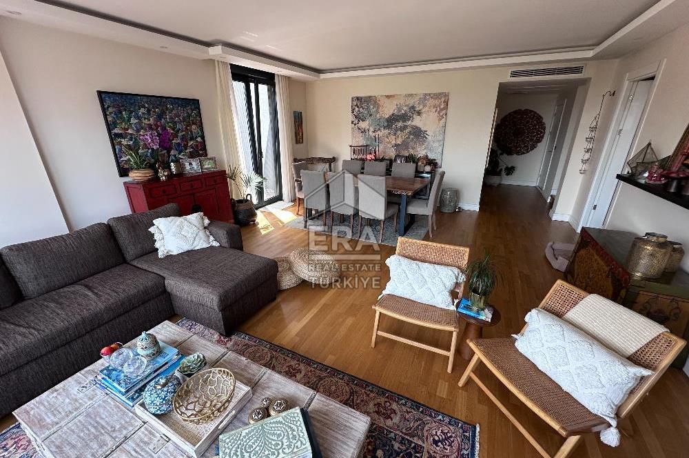 Sarıyer Uskumruköy'de 5+1, 300m2 Lüks İkiz Villa
