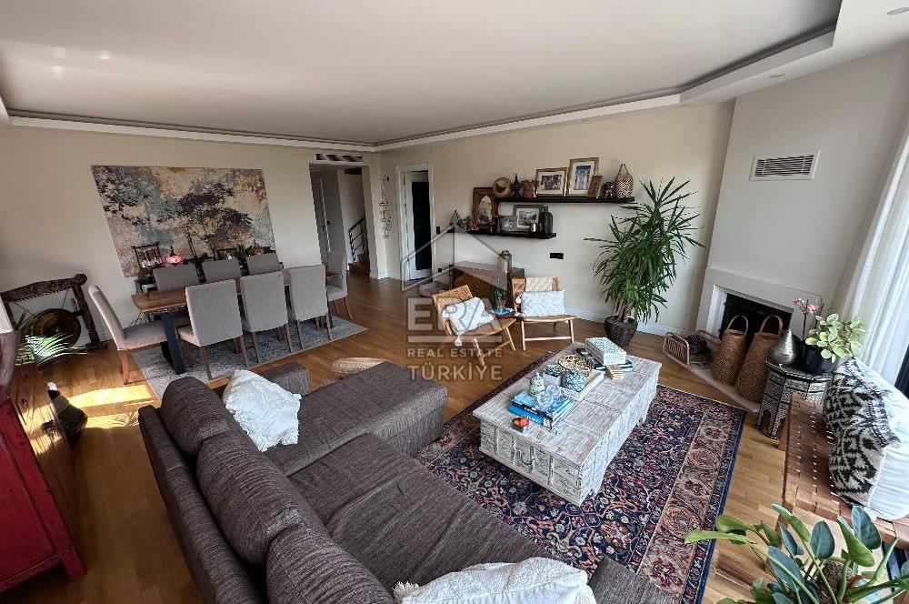 Sarıyer Uskumruköy'de 5+1, 300m2 Lüks İkiz Villa