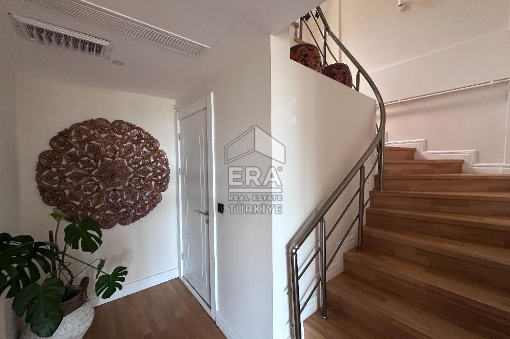 Sarıyer Uskumruköy'de 5+1, 300m2 Lüks İkiz Villa