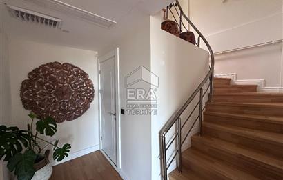 Sarıyer Uskumruköy'de 5+1, 300m2 Lüks İkiz Villa