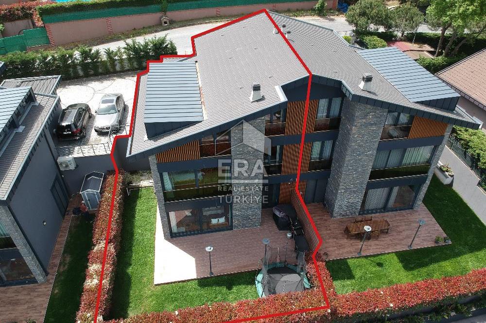 Sarıyer Uskumruköy'de 5+1, 300m2 Lüks İkiz Villa
