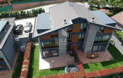 Sarıyer Uskumruköy'de 5+1, 300m2 Lüks İkiz Villa
