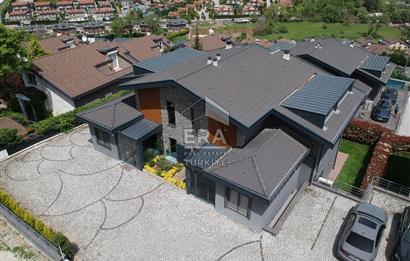 Sarıyer Uskumruköy'de 5+1, 300m2 Lüks İkiz Villa
