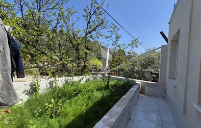 Urla Özbek Akkum Plajında 2+1 Eşyalık Kiralık Yazlık