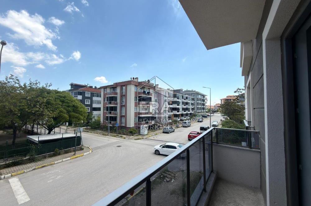 ERA PORT GÜVENCESİYLE SAVAŞTEPE CADDESİ YAKINI 2+1 DAİRE
