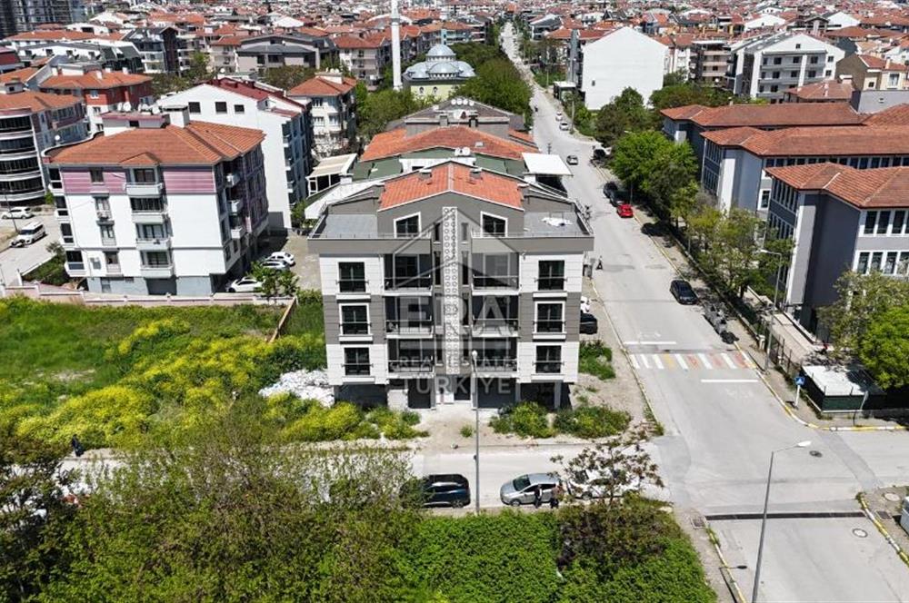 ERA PORT GÜVENCESİYLE SAVAŞTEPE CADDESİ YAKINI 2+1 DAİRE