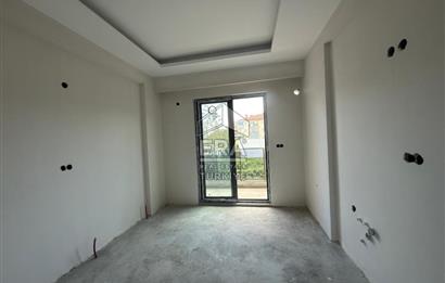 ERA PORT GÜVENCESİYLE SAVAŞTEPE CADDESİ YAKINI 2+1 DAİRE