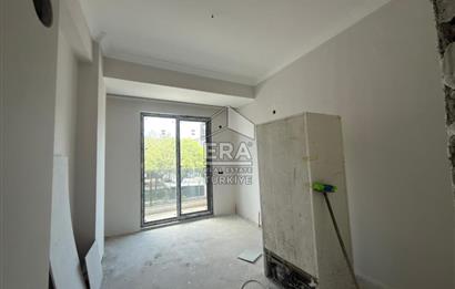 ERA PORT GÜVENCESİYLE SAVAŞTEPE CADDESİ YAKINI 2+1 DAİRE