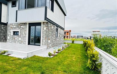 ERA ANGEL'dan Ayvalık Altınova'da Geniş Bahçeli Satılık 2+1 Villa
