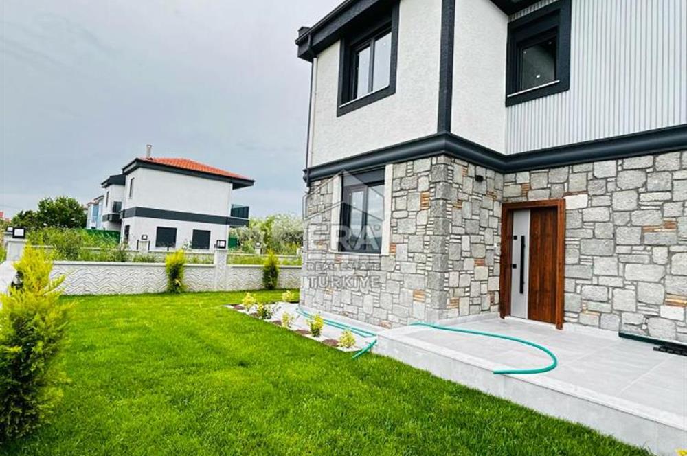 ERA ANGEL'dan Ayvalık Altınova'da Geniş Bahçeli Satılık 2+1 Villa