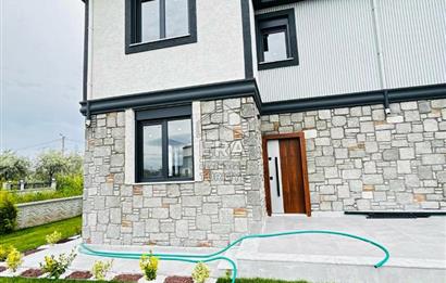 ERA ANGEL'dan Ayvalık Altınova'da Geniş Bahçeli Satılık 2+1 Villa