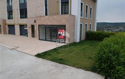 Zekeriyaköy'de Ana Caddede Yüksek Tabela Değerli Kiralık Dükkan