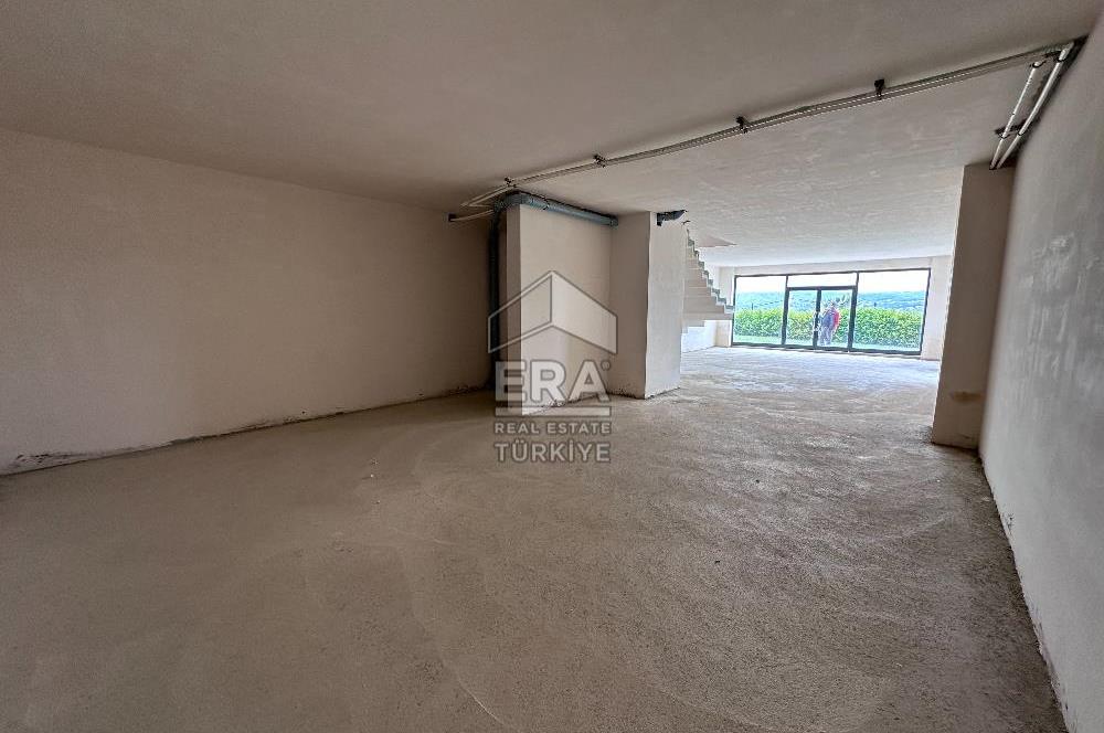 Zekeriyaköy'de Ana Caddede Yüksek Tabela Değerli Kiralık Dükkan