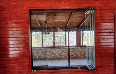 Yoğun Güzergahdaki Benzin İstasyonunda Kafe-Restoran için Dükkan