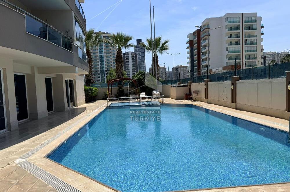Mavişehir Family Park'ta Havuz Manzaralı 4+1 Satılık Daire