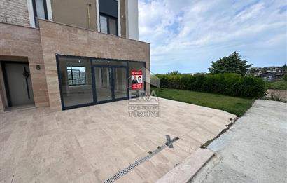 Zekeriyaköy'de Ana Caddede Yüksek Tabela Değerli Kiralık Dükkan