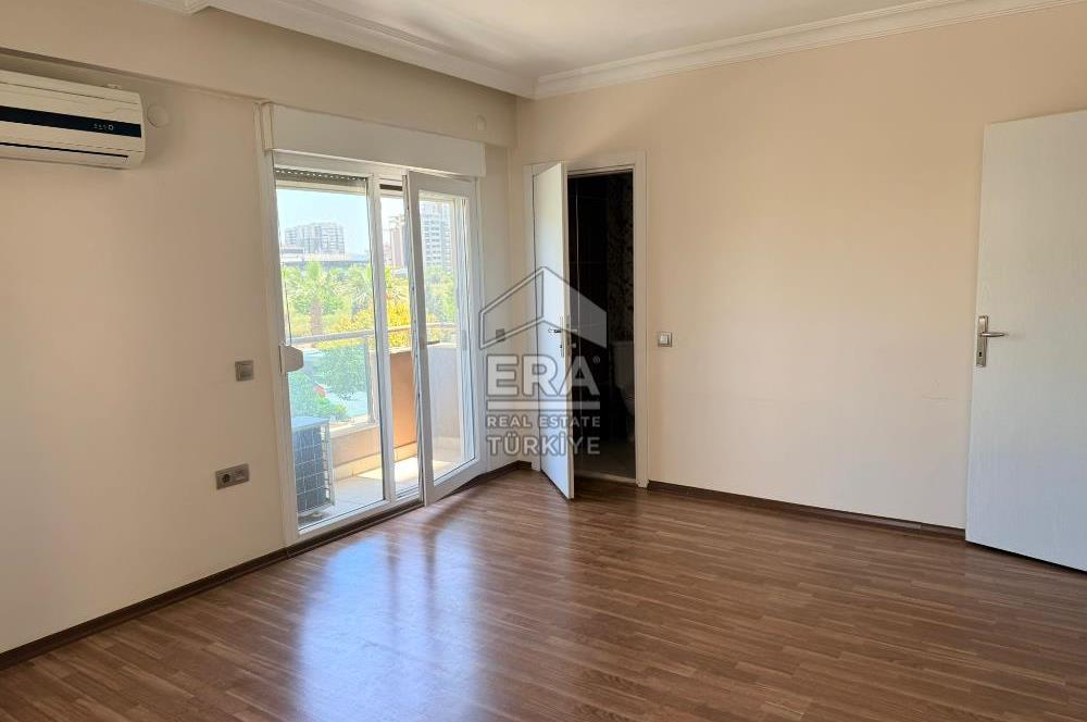 Mavişehir Family Park'ta Havuz Manzaralı 4+1 Kiralık Daire