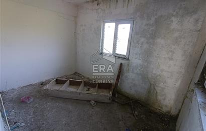 Era Söz'den Manyas'ta 3.124m2 K.Tavukhane(300m2) Ve Tarla