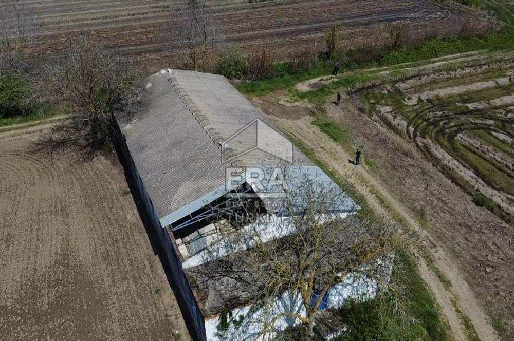 Era Söz'den Manyas'ta 3.124m2 K.Tavukhane(300m2) Ve Tarla