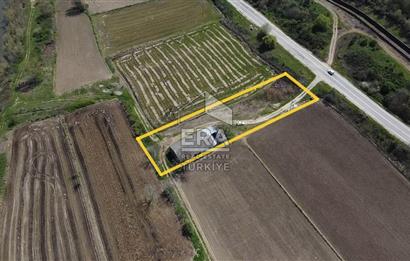 Era Söz'den Manyas'ta 3.124m2 K.Tavukhane(300m2) Ve Tarla