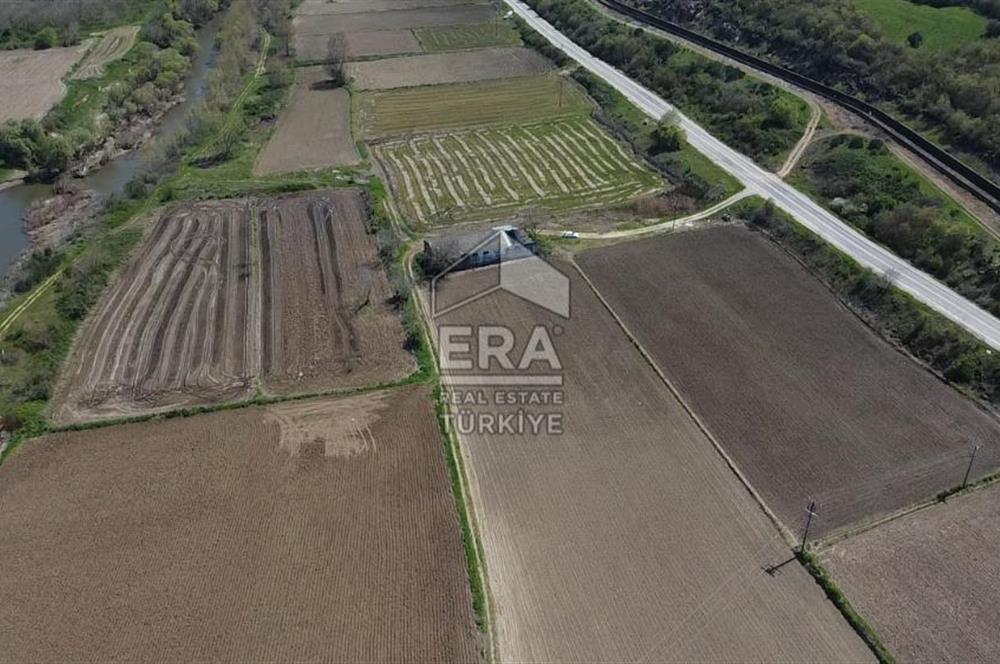 Era Söz'den Manyas'ta 3.124m2 K.Tavukhane(300m2) Ve Tarla