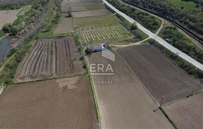 Era Söz'den Manyas'ta 3.124m2 K.Tavukhane(300m2) Ve Tarla