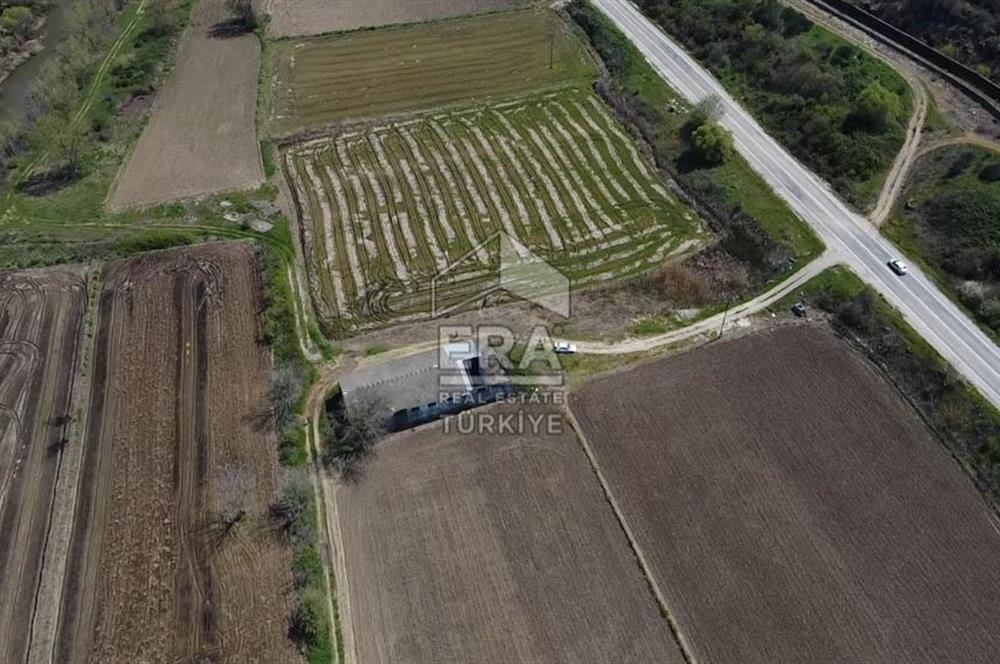 Era Söz'den Manyas'ta 3.124m2 K.Tavukhane(300m2) Ve Tarla