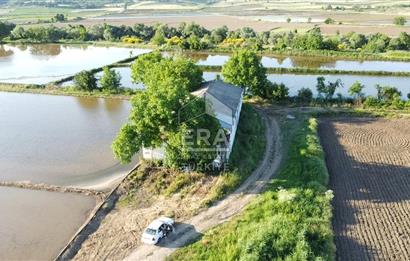 Era Söz'den Manyas'ta 3.124m2 K.Tavukhane(300m2) Ve Tarla