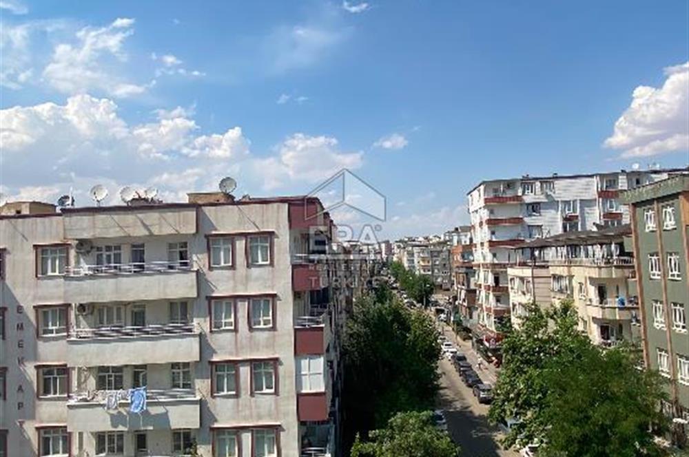 ERA EXTRA KADİR KANDEMİR Gap mahallesinde satılık fırsat daire.