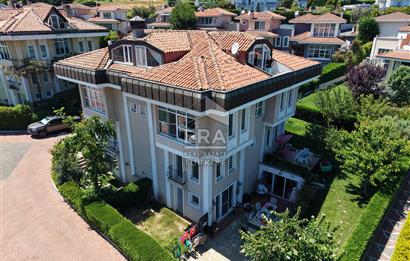 Sarıyer Uskumruköy'de Güvenlikli Sitede 4+2, 290m2 İkiz Villa