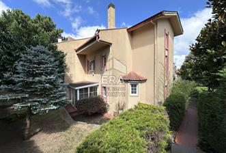 Uskumruköy Mevsim Sitesi'nde Ferah ve Geniş Bahçeli İkiz Villa - 2 - 15402