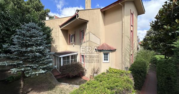 Uskumruköy Mevsim Sitesi'nde Ferah ve Geniş Bahçeli İkiz Villa - 15402