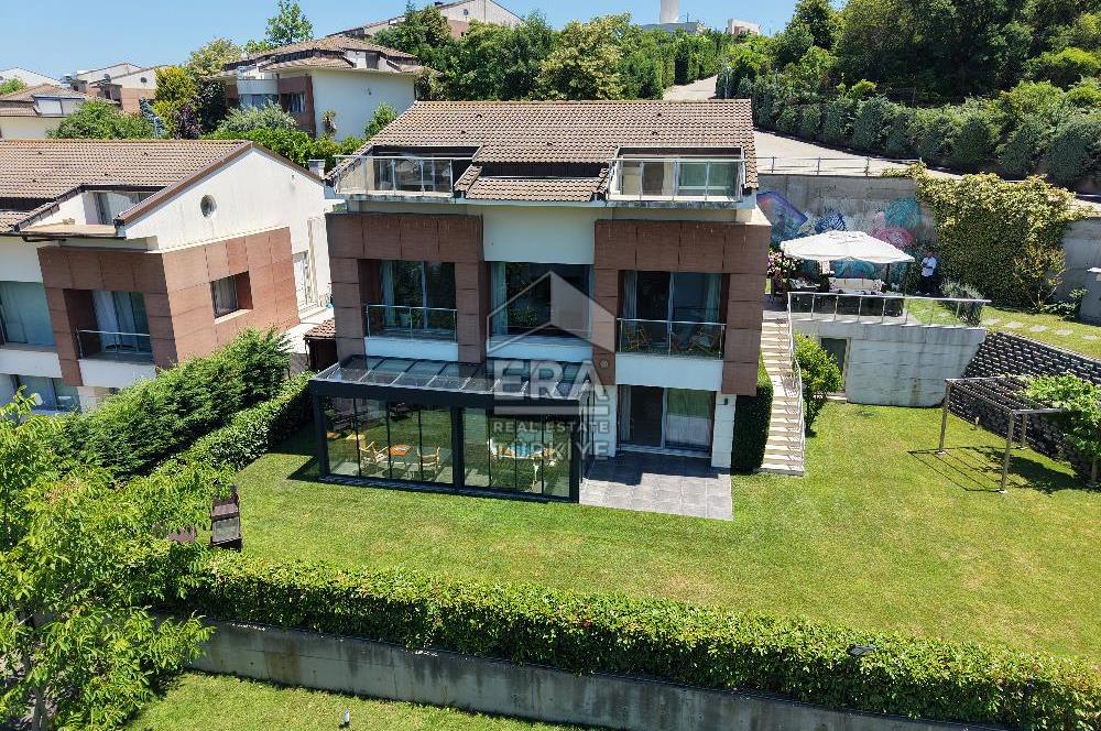 İstanblue Evlerinde Geniş Bahçeli Lüks Müstakil Villa