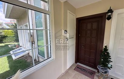 Sarıyer Uskumruköy'de Güvenlikli Sitede 4+2, 290m2 İkiz Villa