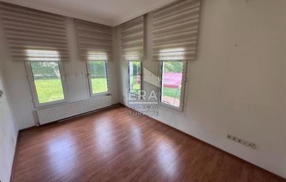Sarıyer Uskumruköy'de Güvenlikli Sitede 4+2, 290m2 İkiz Villa