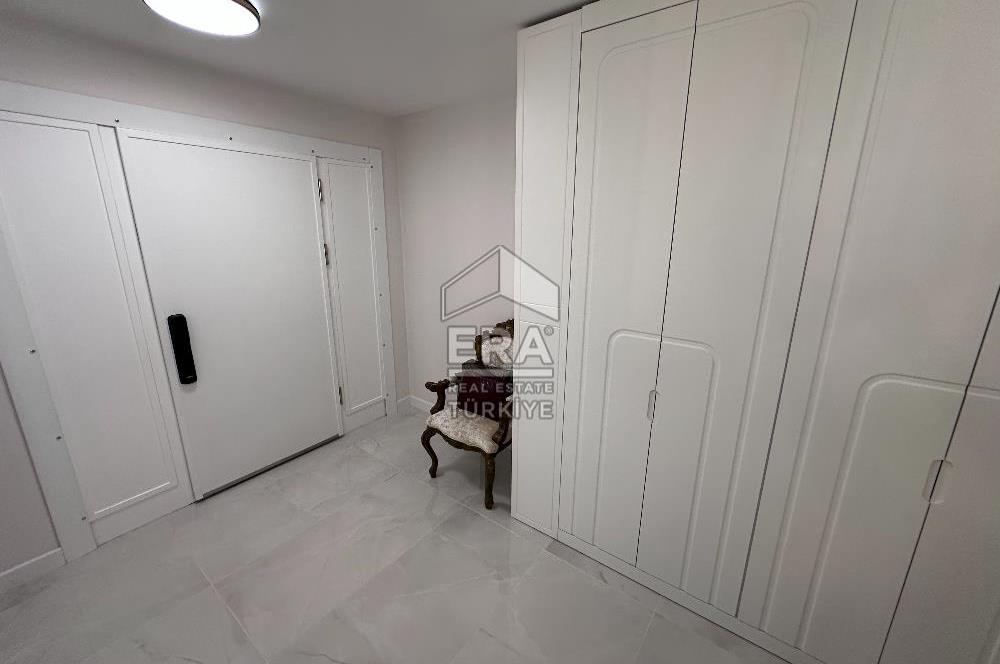 Zekeriyaköy Garanti Koza'da Komple Yenilenmiş Y Tipi Villa