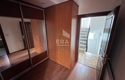 Sarıyer Uskumruköy'de Güvenlikli Sitede 4+2, 290m2 İkiz Villa